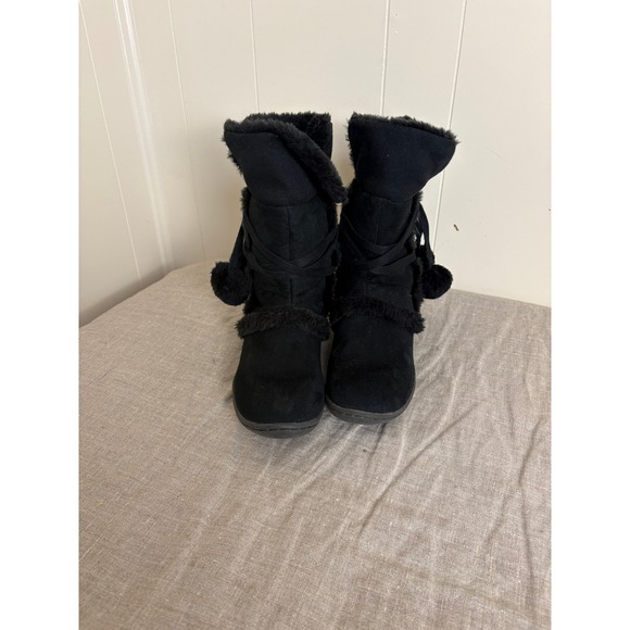 Southpole Shoes - Southpole Cabin 2M Boots Womens 7.5 Black Faux Fur Pom Pom Y2K Mid Calf